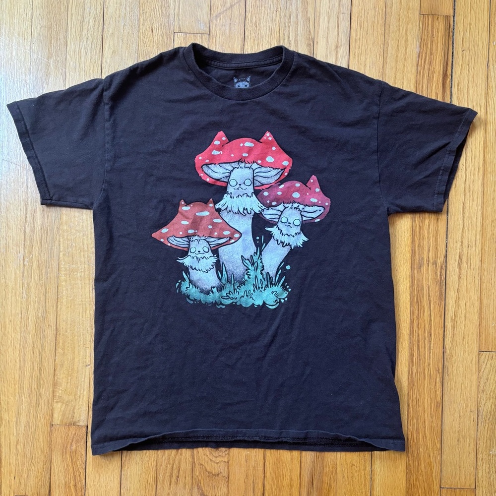 Stephanie Bayles Guild Of Calamity Brown Mushroom Tee Medium Short Sleeve